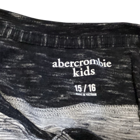 Abercrombie & Fitch Kids' Bundle Four Shirts Boys Graphic Henley 15-16 GUC - Picture 8 of 13